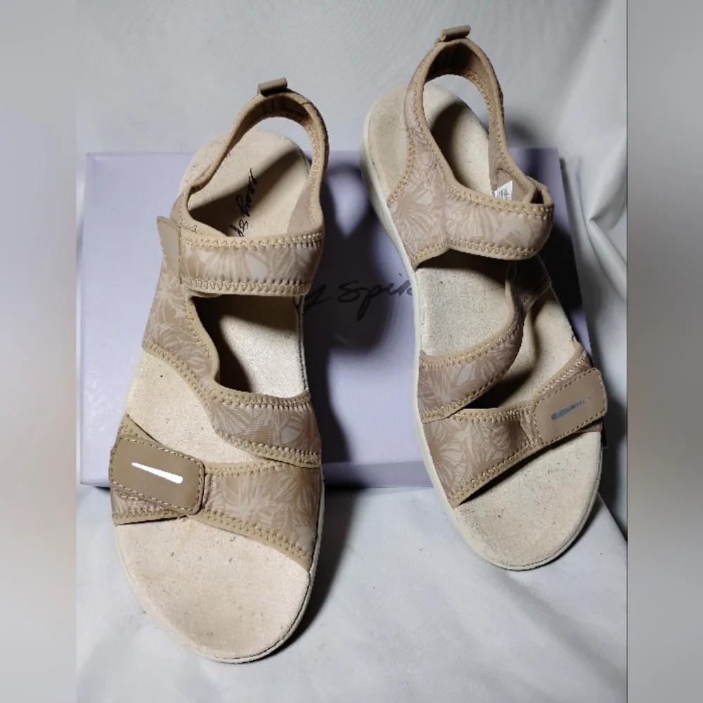 Easy Spirit women size